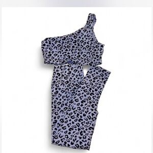Women’s blue leopard print RyderWear workout set- size Small
